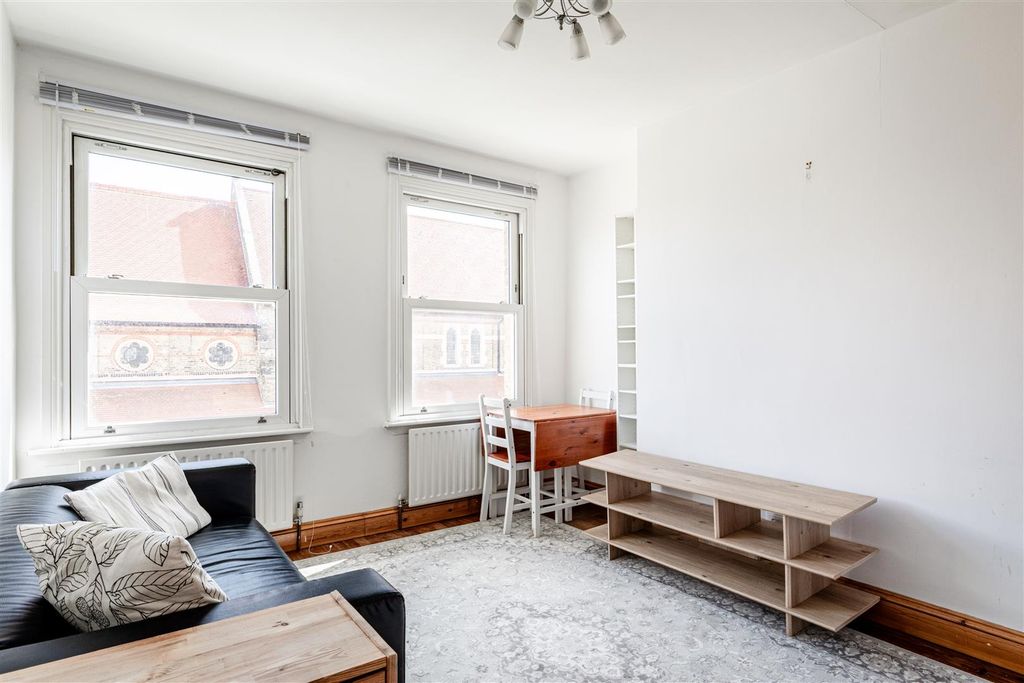 Property photo 2 of 9 Minford Gardens-4.Jpg