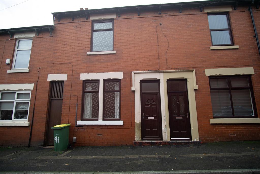 Property photo 1 of 11 Exterior