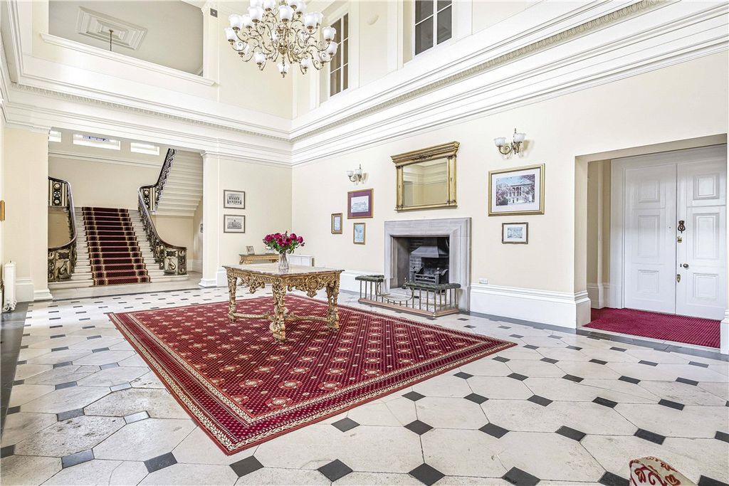 Property photo 3 of 23 Entrance