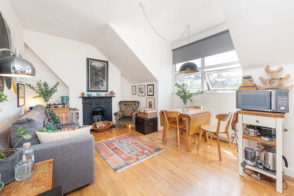 Property photo 2 of 7