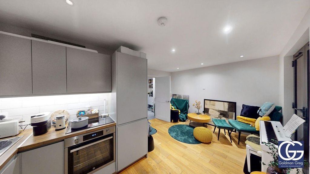 Property photo 3 of 13