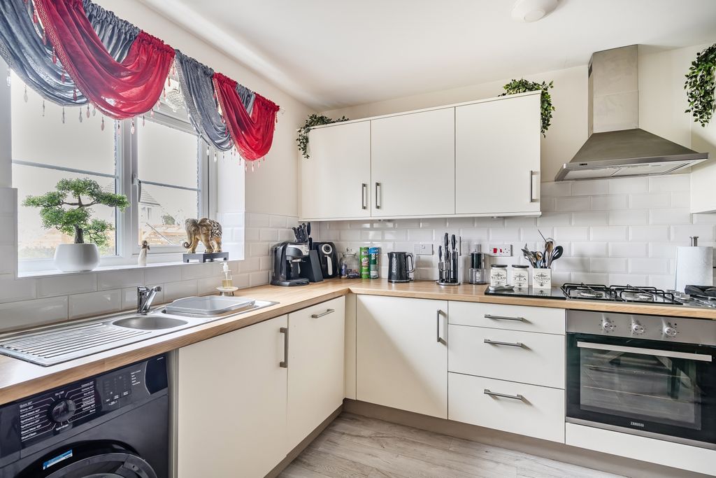 Property photo 3 of 16 1365475-21-68E799902d486