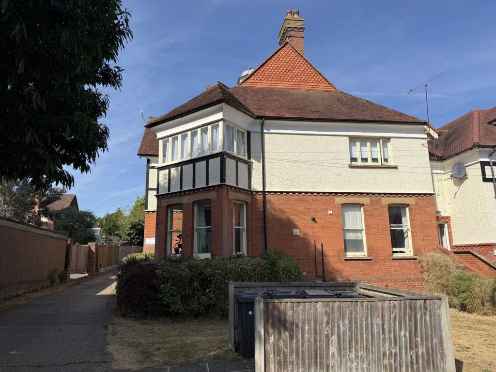 Property photo 2 of 8