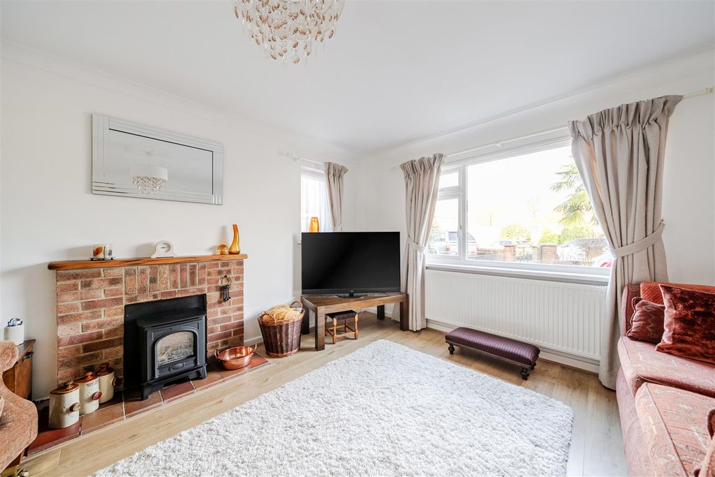 Property photo 3 of 22 Sitting Room