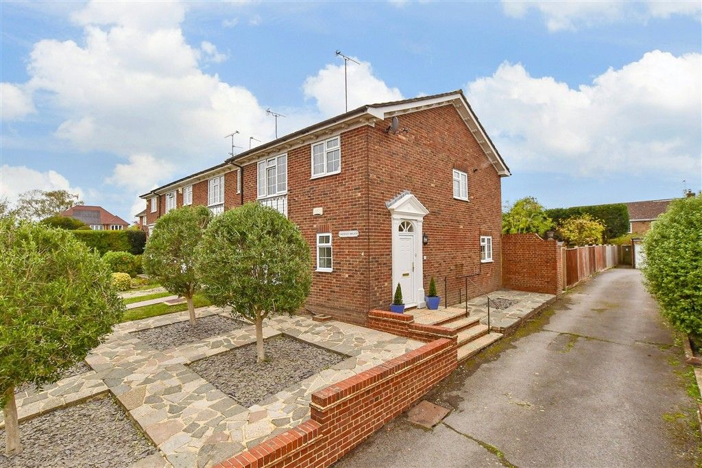 Property photo 3 of 17 External (Web)