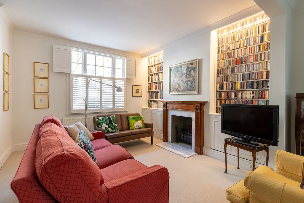 Property photo 2 of 18