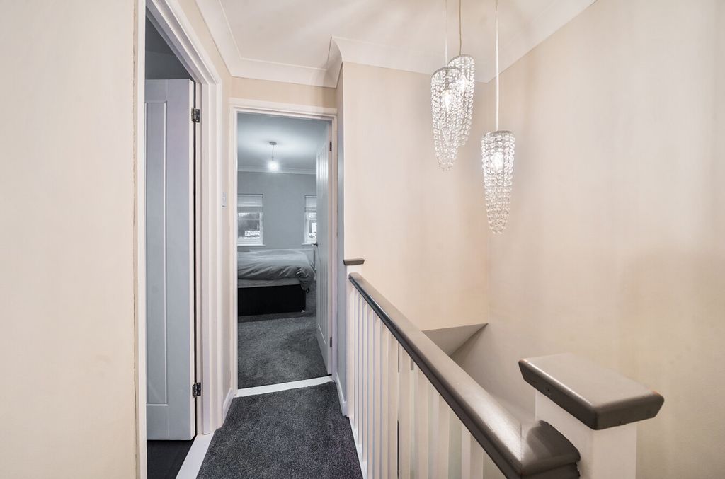 Property photo 3 of 11 1417370-18-6996c1...