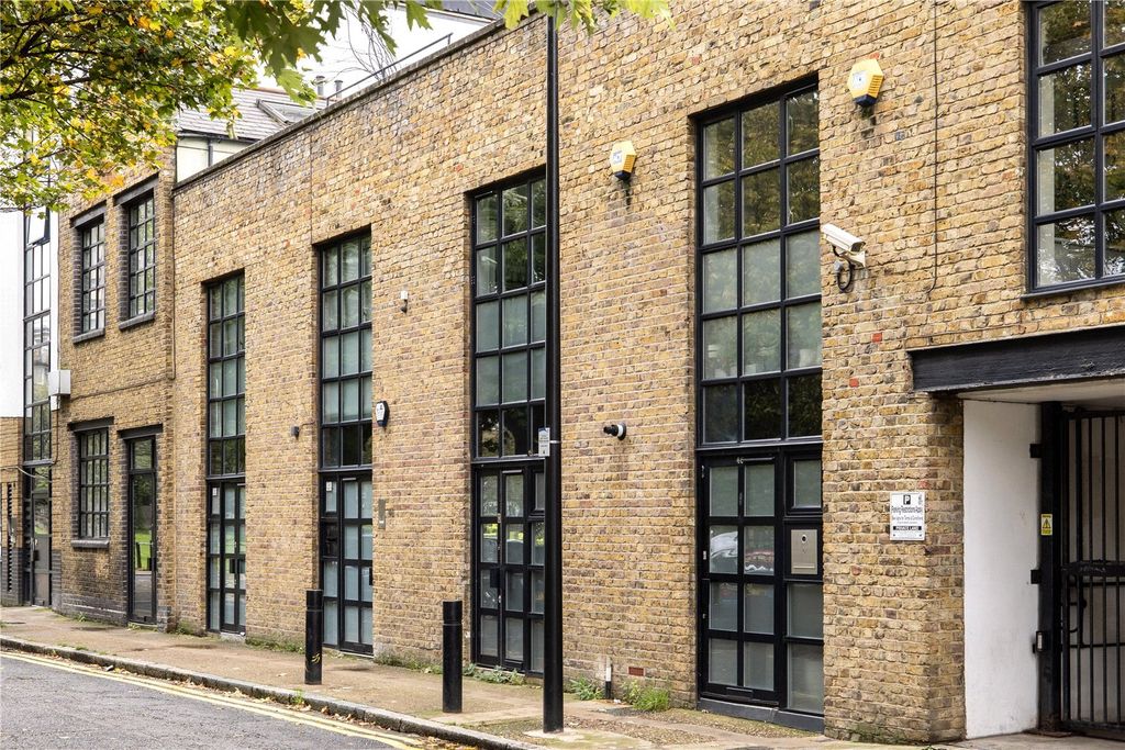 Property photo 2 of 41 Picture No. 94