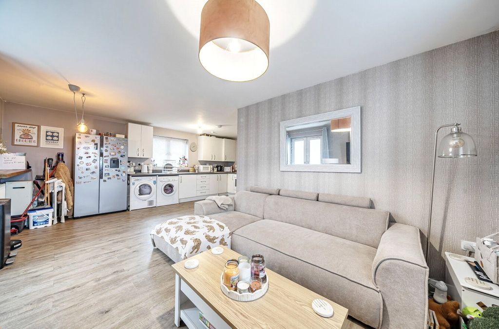 Property photo 3 of 11 1410156-7-698B4d6...