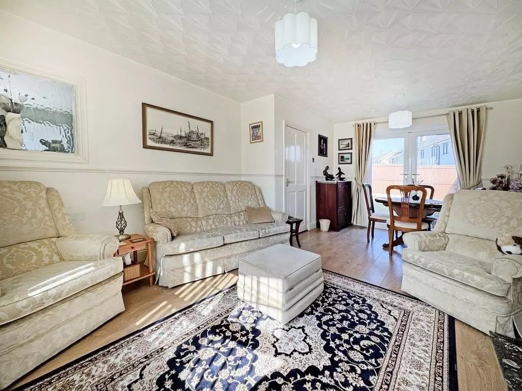 Property photo 3 of 12 Image