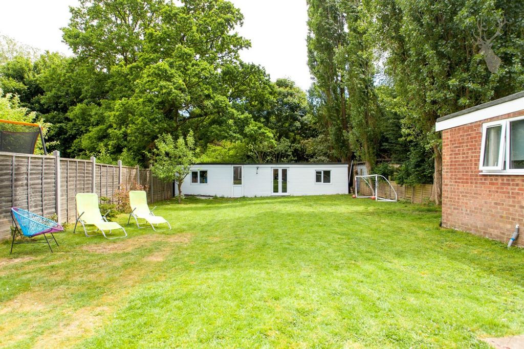 Property photo 3 of 11