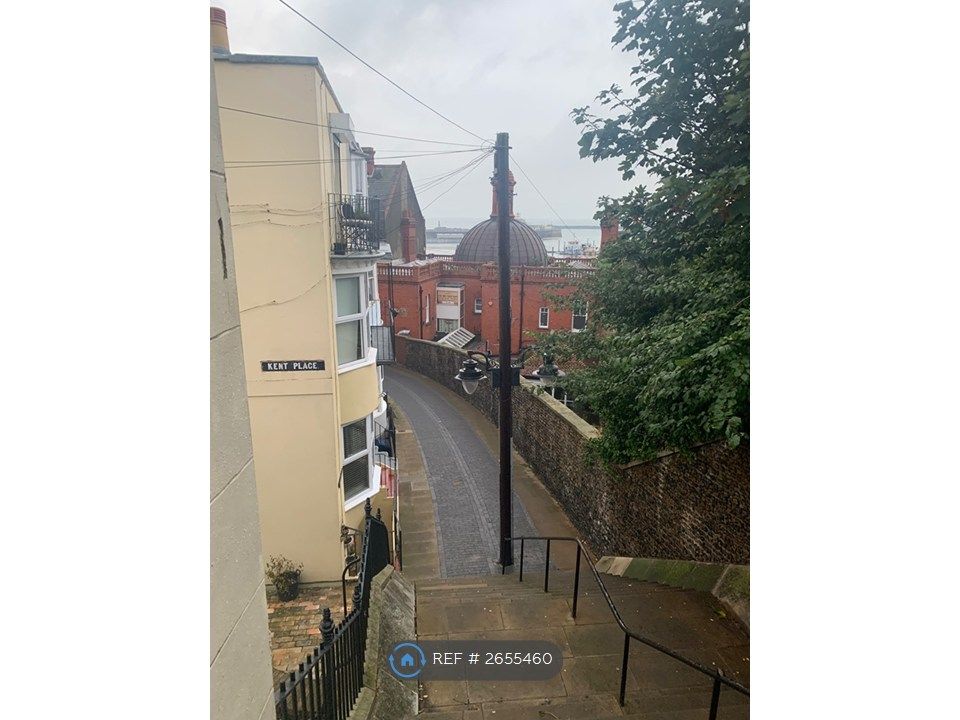 Property photo 2 of 26