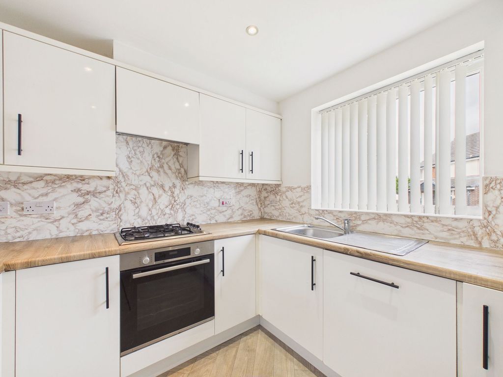 Property photo 3 of 15 Kitchen