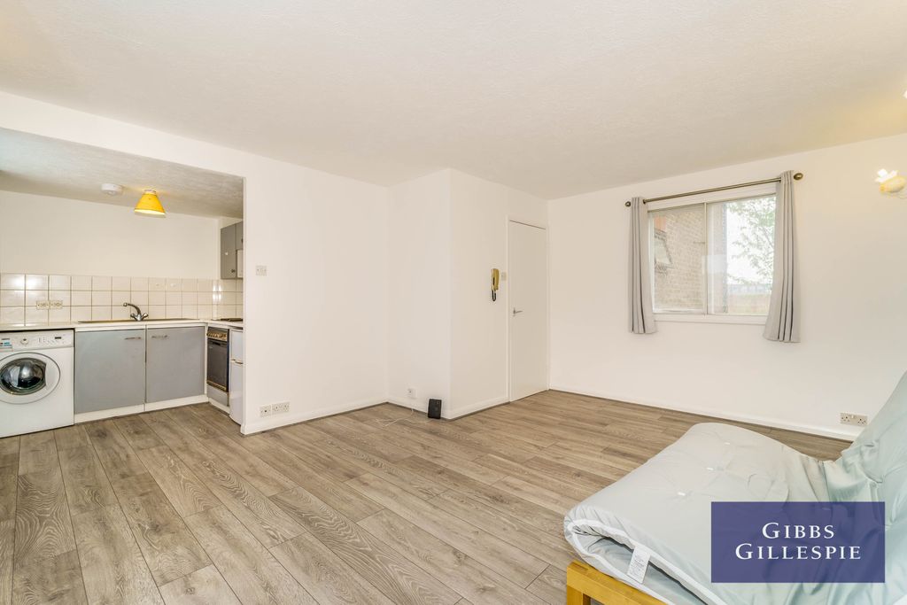 Property photo 3 of 10 3