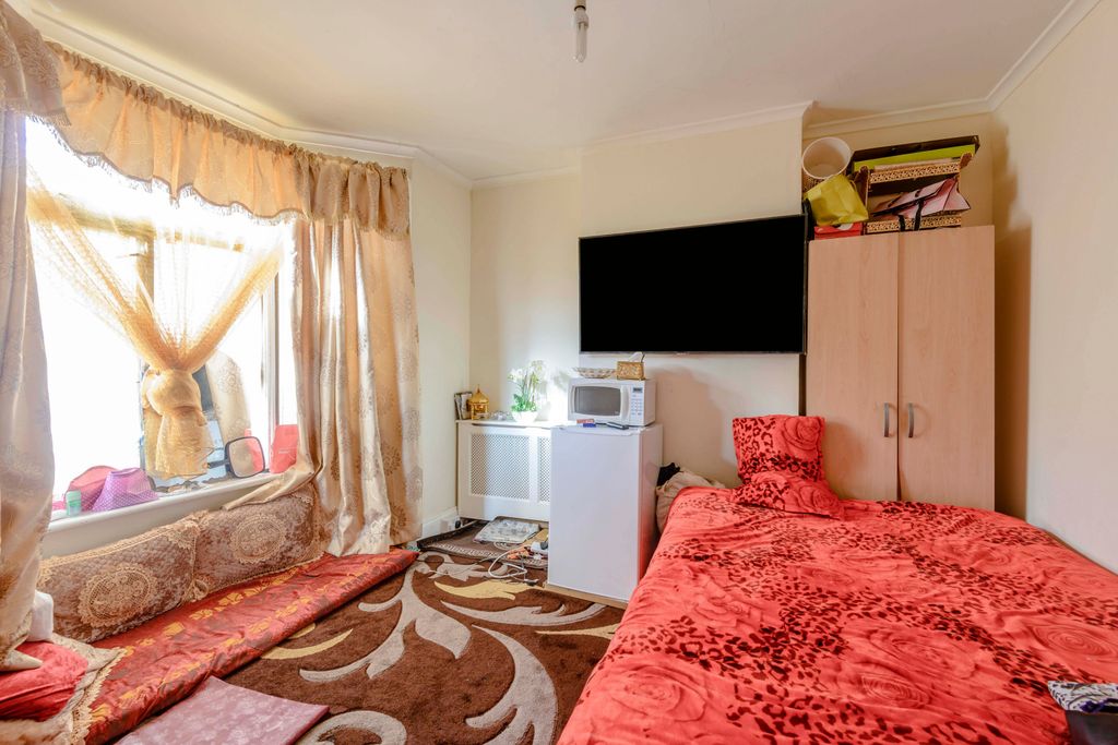 Property photo 3 of 12 Photo #3