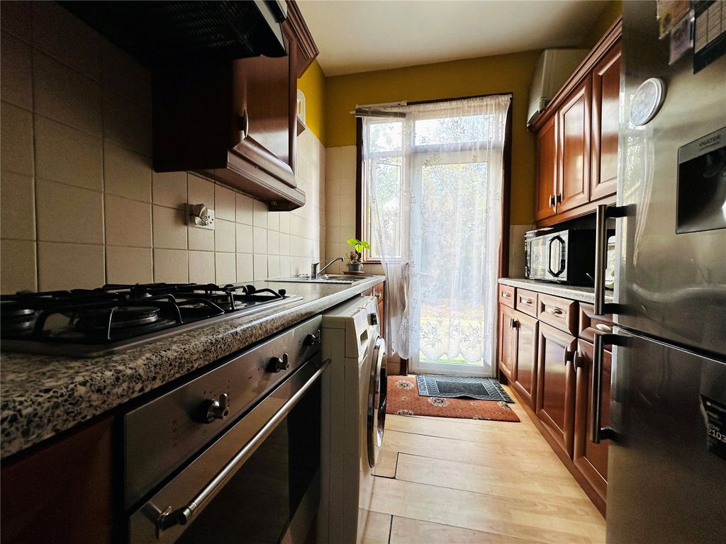 Property photo 3 of 11 Picture No. 18