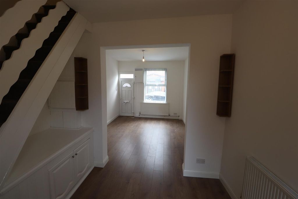 Property photo 2 of 13 Jesmond Road 12 (5).Jpg