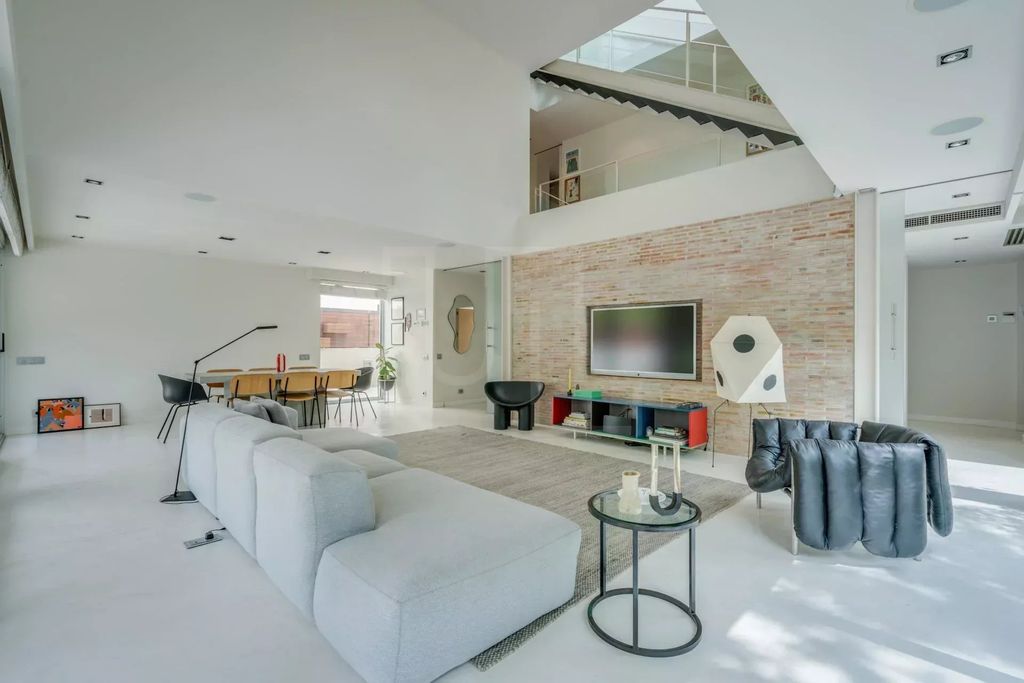 Property photo 1 of 70