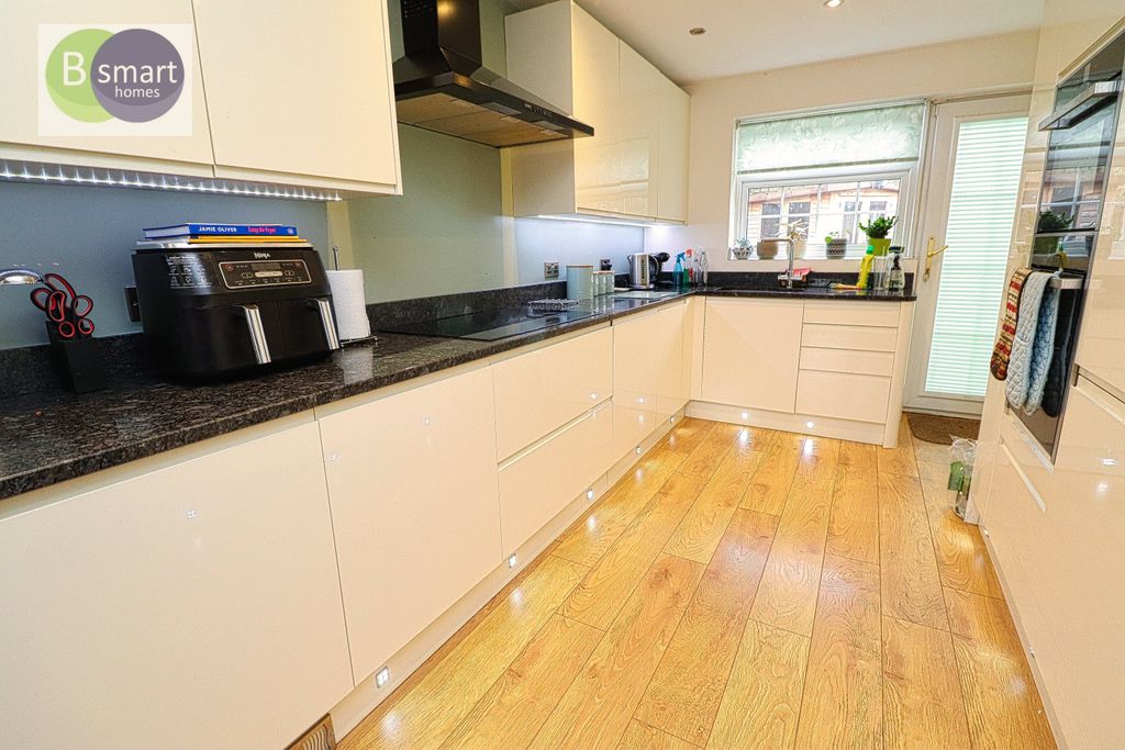 Property photo 2 of 19 Img_2146