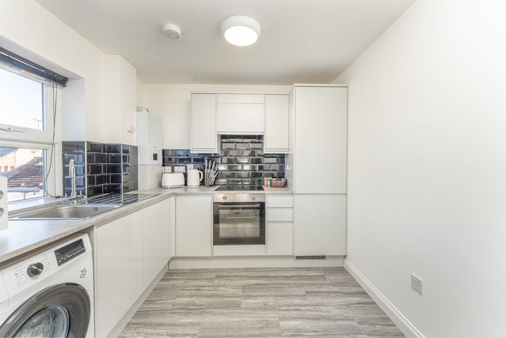 Property photo 3 of 11 2530703