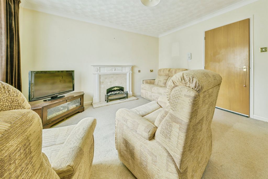 Property photo 3 of 17