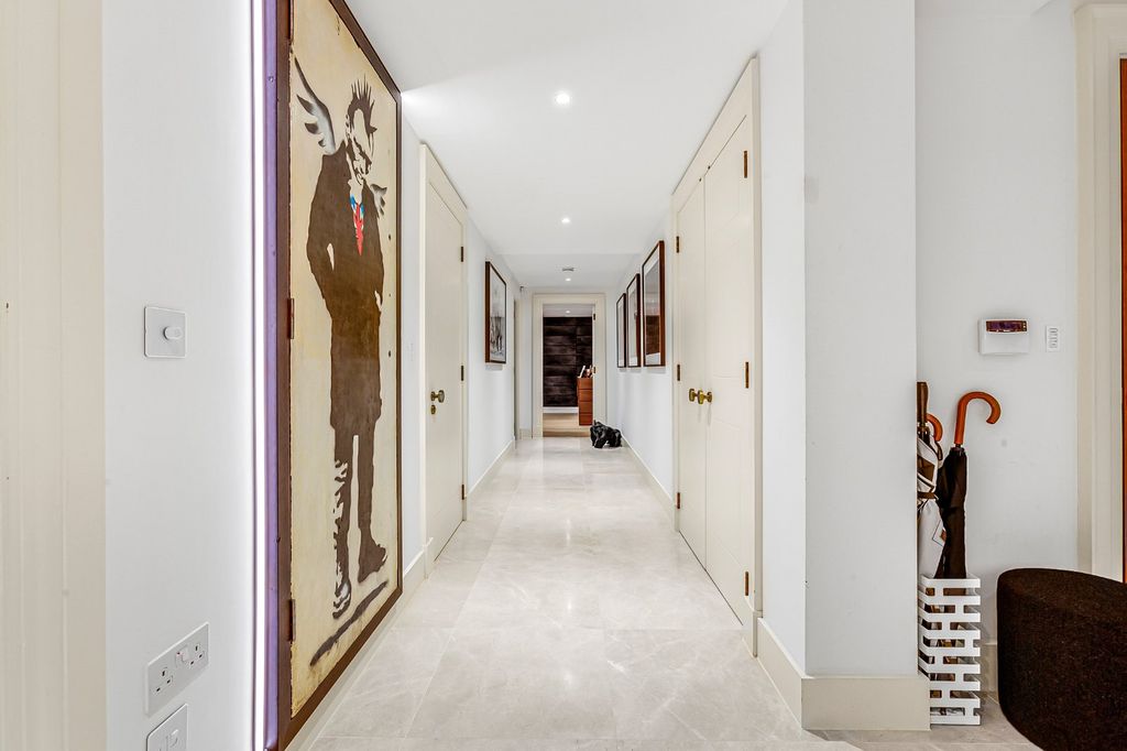 Property photo 3 of 15 Hallway
