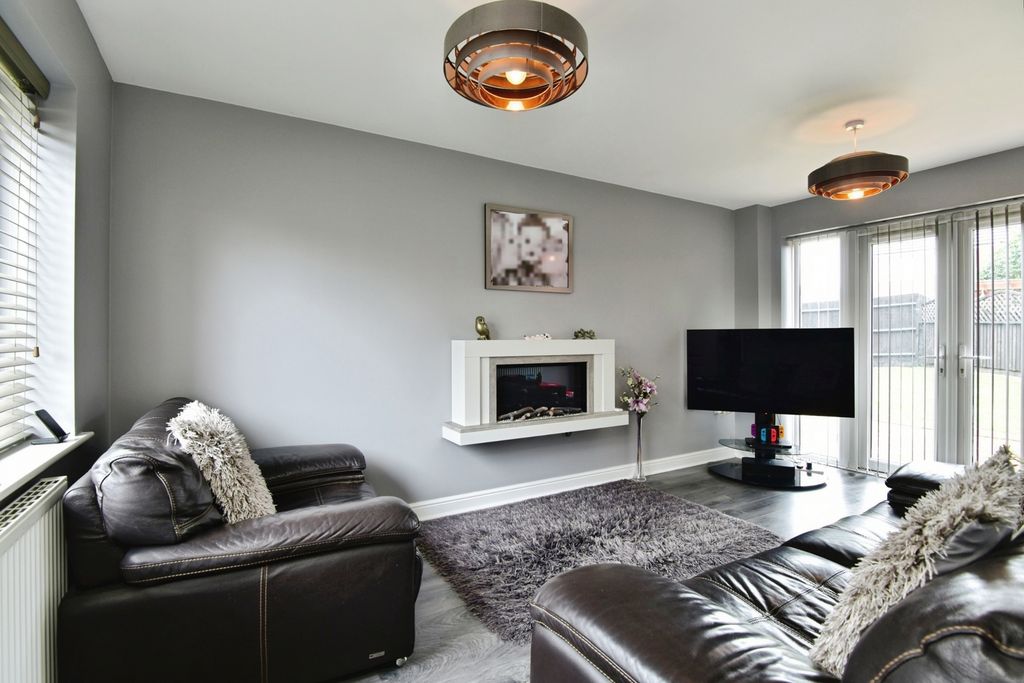 Property photo 3 of 20 Pbox-Img.Jpg