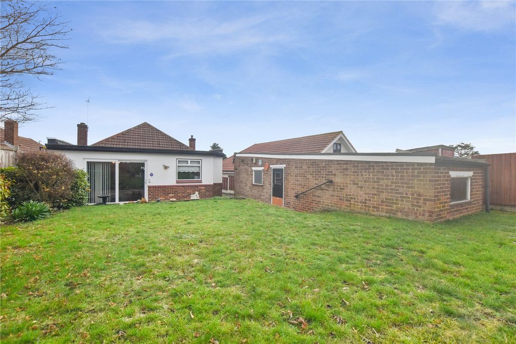 Property photo 2 of 18 Garden