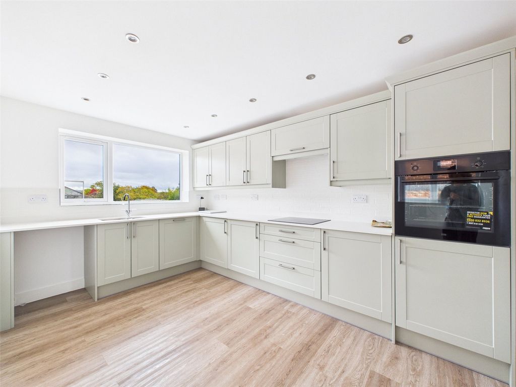 Property photo 2 of 35 Picture No. 03