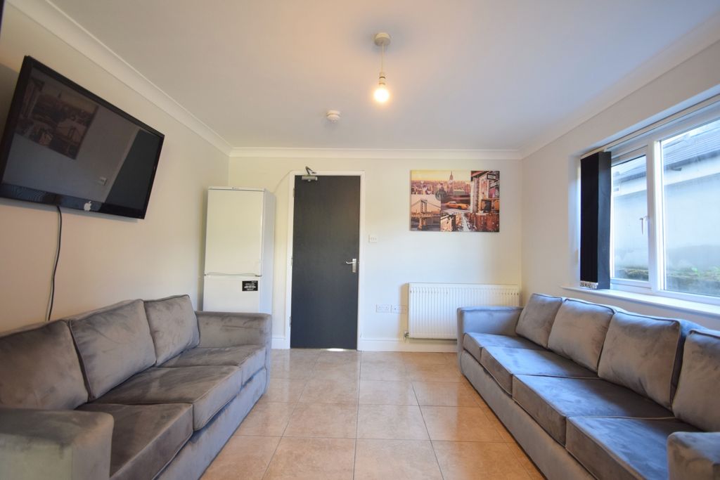 Property photo 3 of 10 Photo 9