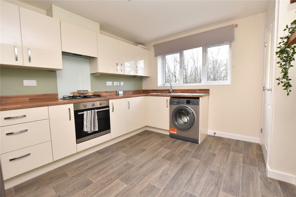 Property photo 3 of 22 Picture No. 23