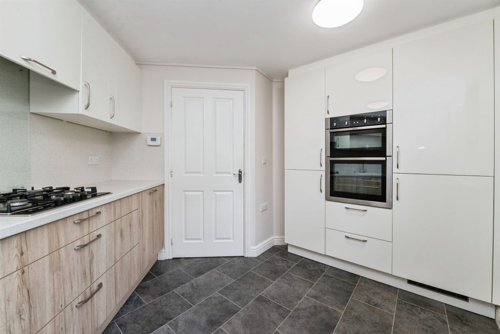 Additional image 6 of 2 bed flat for saleTidcombe Walk, Tiverton EX16