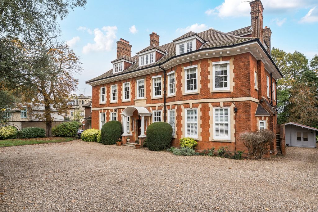 Property photo 1 of 16 External