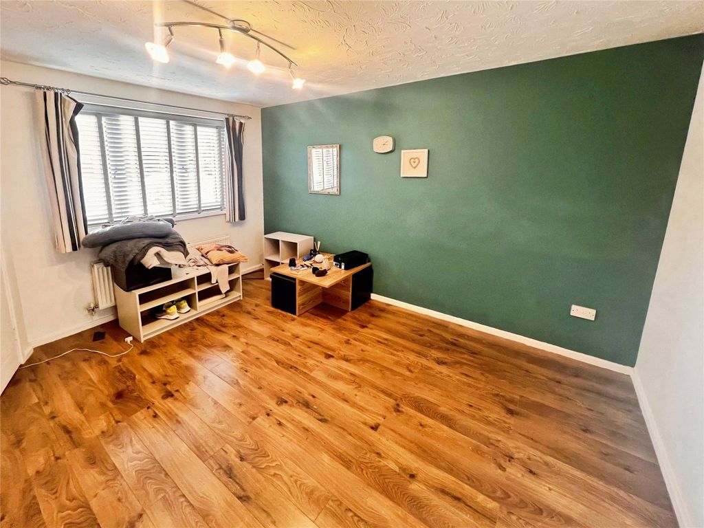 Property photo 2 of 9 Lounge