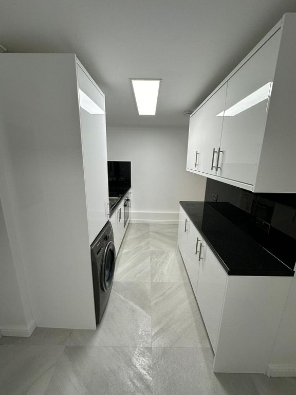 Property photo 2 of 18 Image