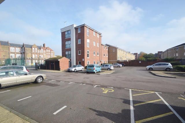 Property photo 2 of 10