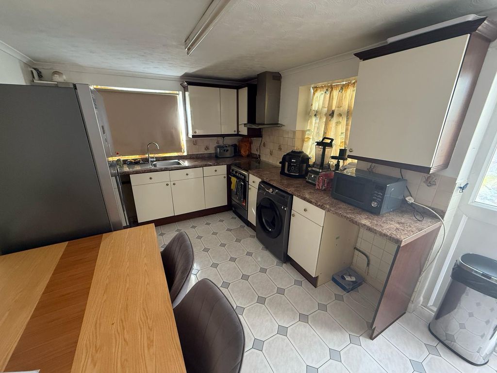 Property photo 3 of 3