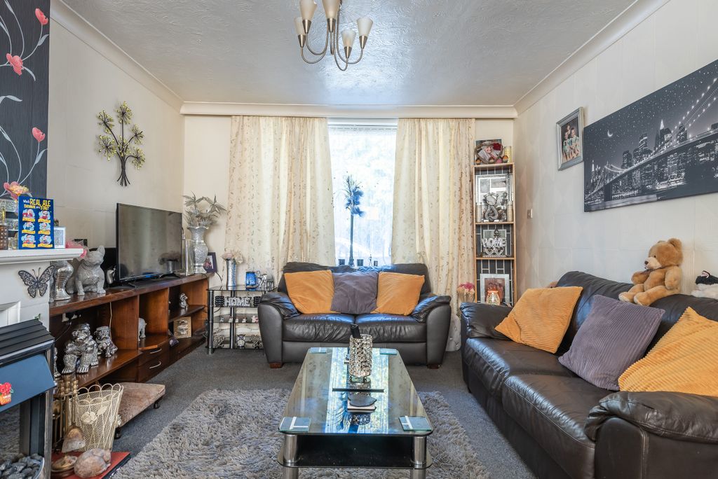 Property photo 2 of 24