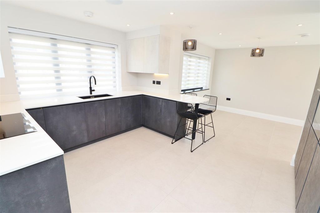 Property photo 2 of 21 Img_3818.Jpg