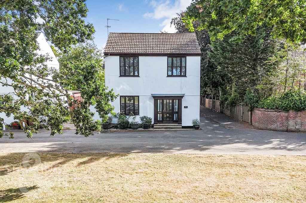 Property photo 1 of 30