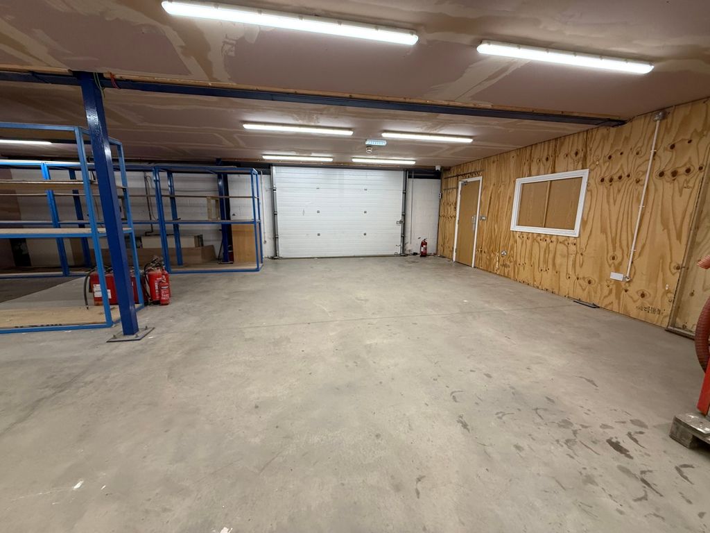 Property photo 3 of 17 Photo 3