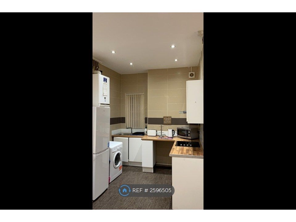 Property photo 1 of 5 Kitchen