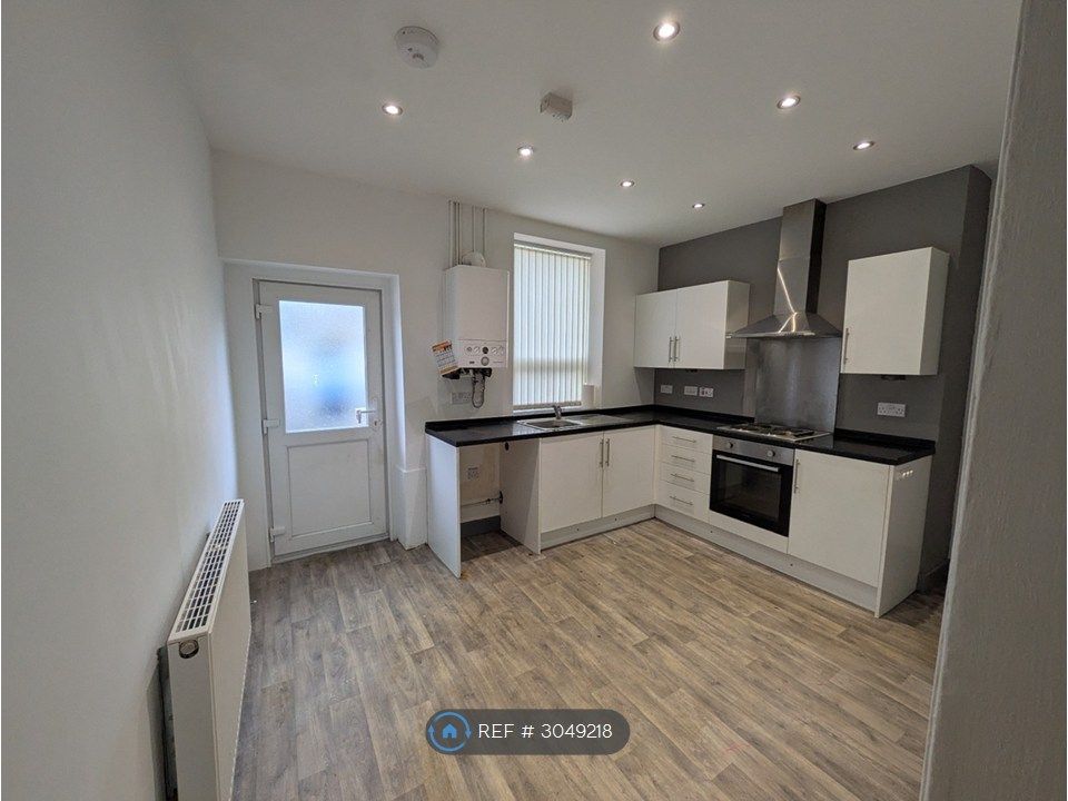 Property photo 2 of 24