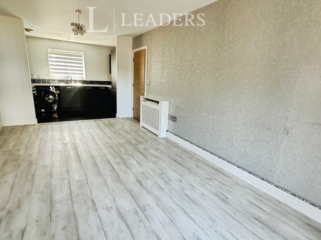 Property photo 3 of 9 Pbox-Img.Jpg