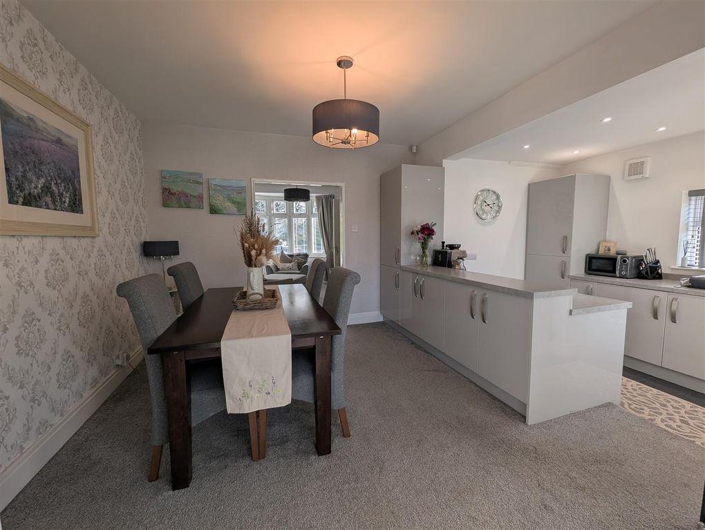 Property photo 2 of 18 Dining Room/Kitchen