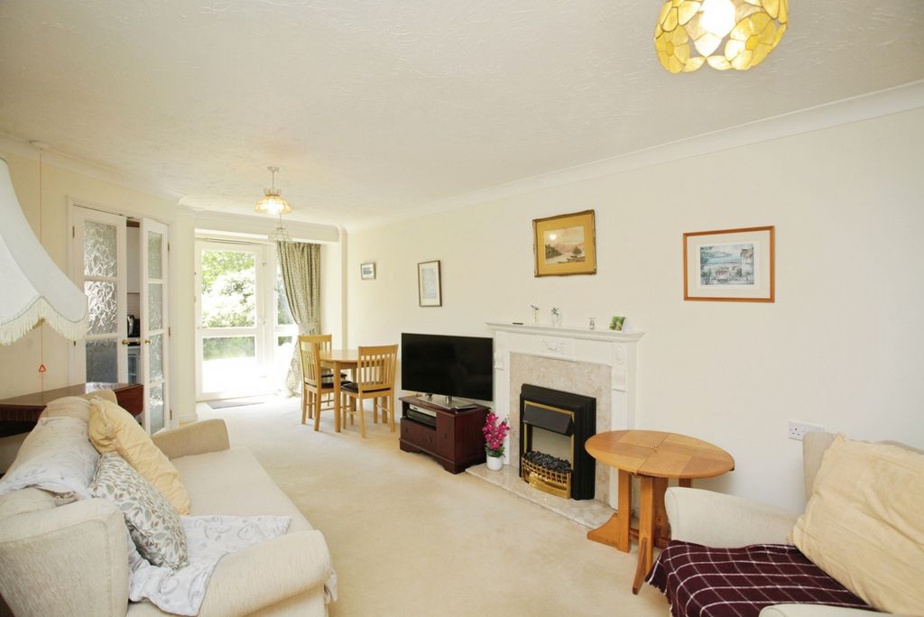 Additional image 9 of 2 bed flat for saleRoss Court, Rugby CV21