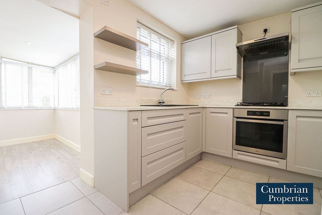 Property photo 2 of 16 Kitchen