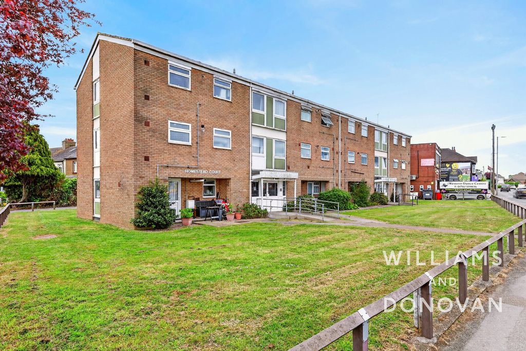 Property photo 1 of 18