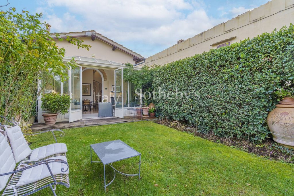 Property photo 2 of 28