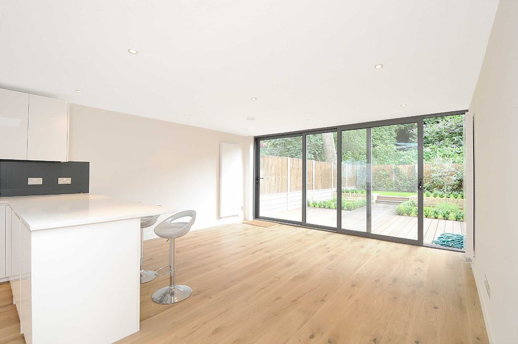 Property photo 1 of 7 Photo